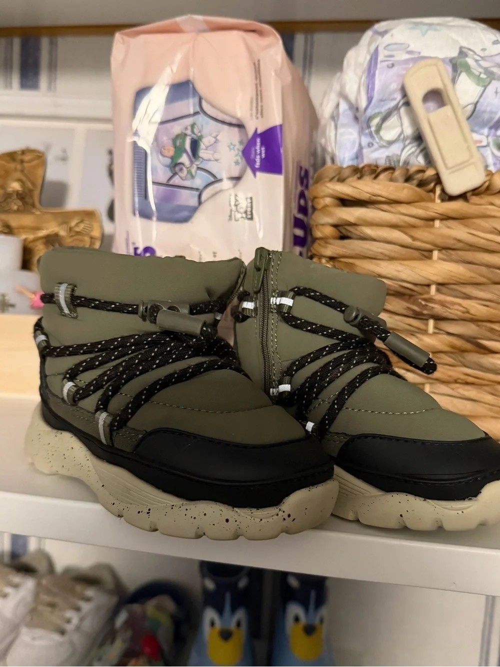 Zara Olive Green and Black Kids Lace-Up Winter Boots